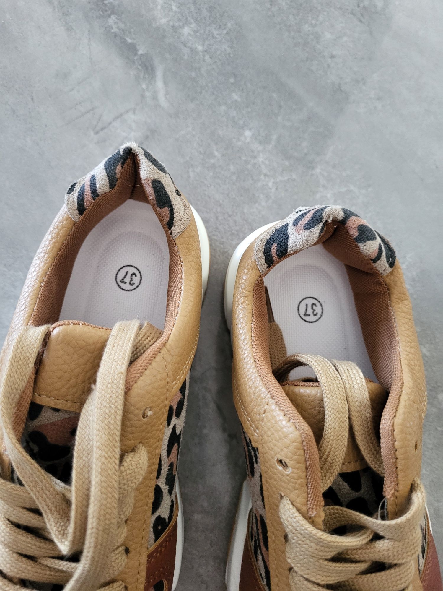 Nowe Adidasy roz. 37