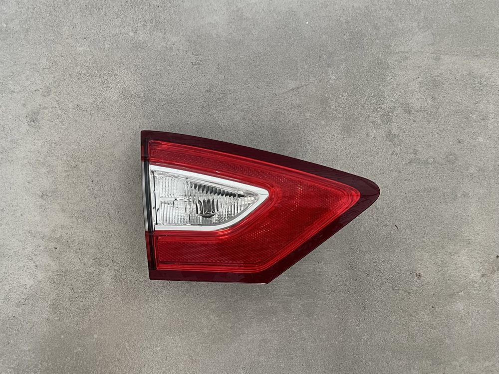 Задний фонарь Ford Fusion 2012-2016 левый в крышку багажника