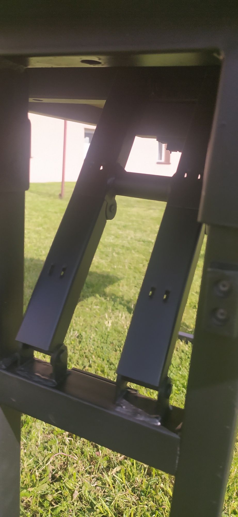 Witam posiadam stół składany podstawą metalowa profil 3×3 bardzo ładny