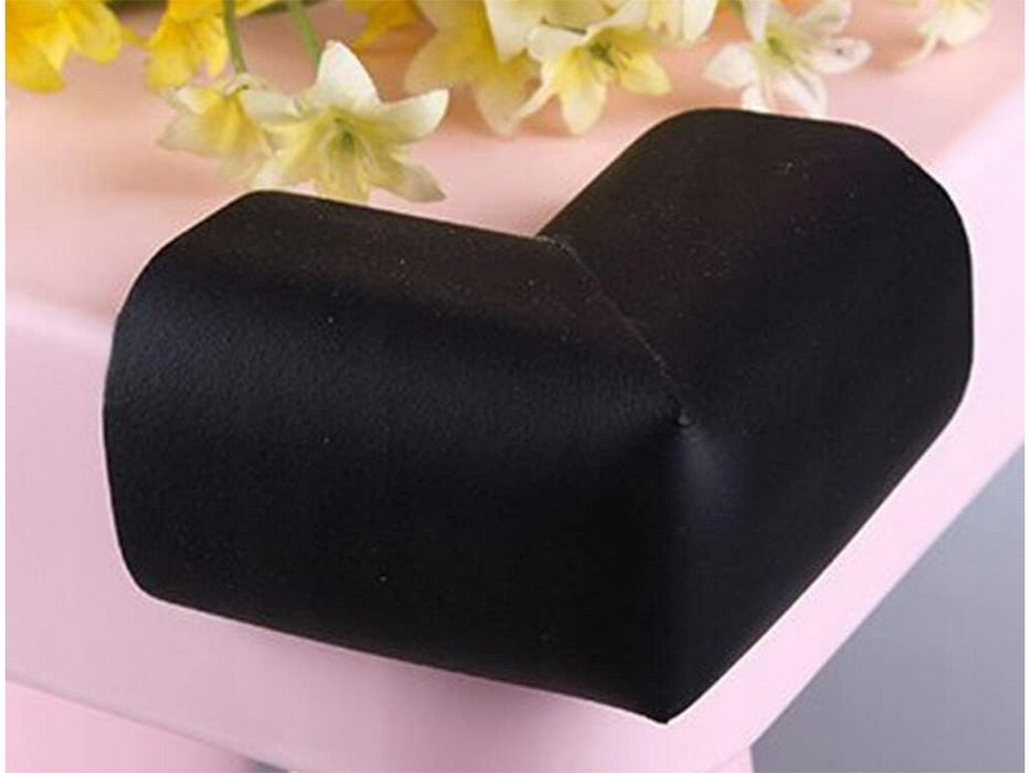 Narożniki piankowe osłona rogi meble kanty mebli czarne przylepce x4