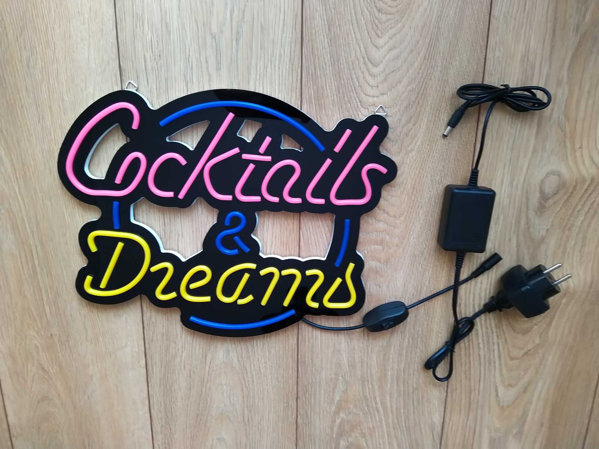 Neon świetlny "Cocktails and Dreams"