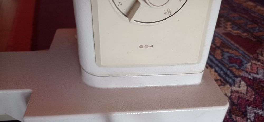 Łucznik 884 Maszyna walizkowa do szycia