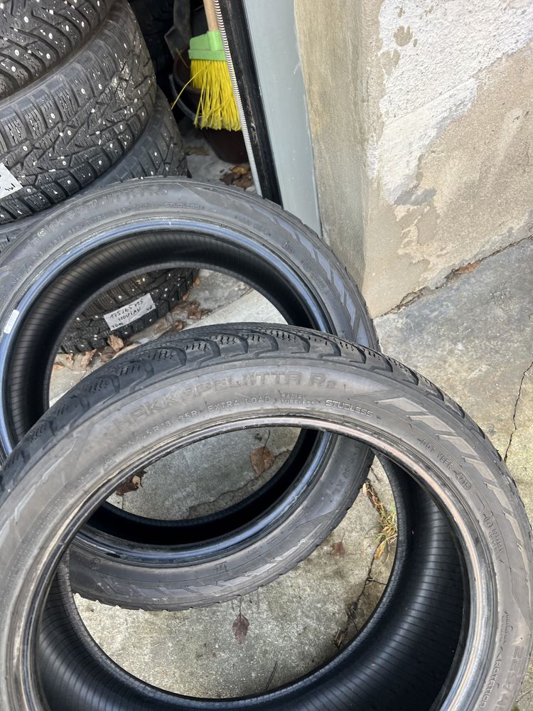 225/45/18 Nokian hakkapeliitta R2