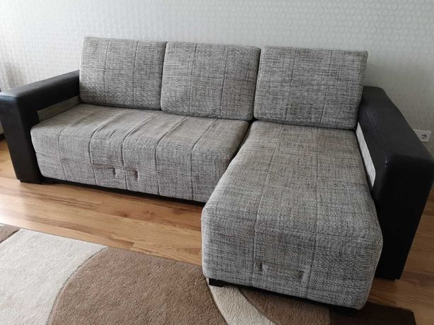 Большой раскладной угловой диван плюс отдельный пуф