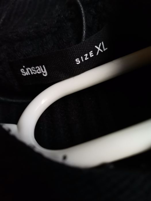 Czarny ciepły sweterek rozmiar xl.