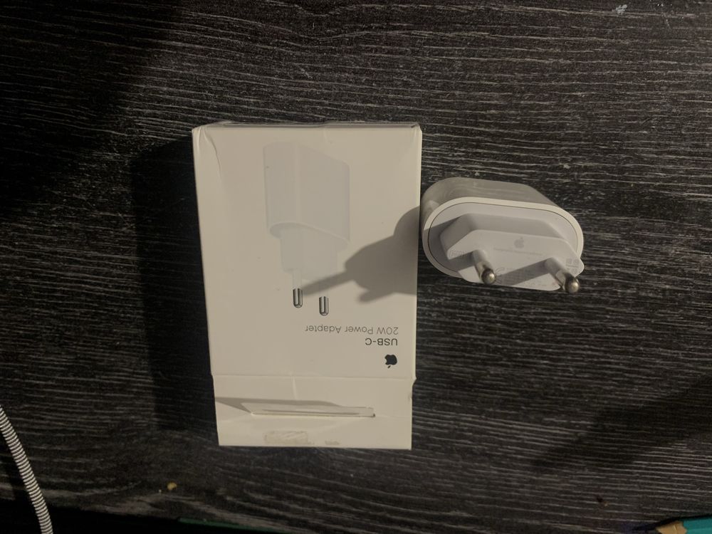 Оригінальний блок живлення Apple 20W USB-C (без кабелю)
