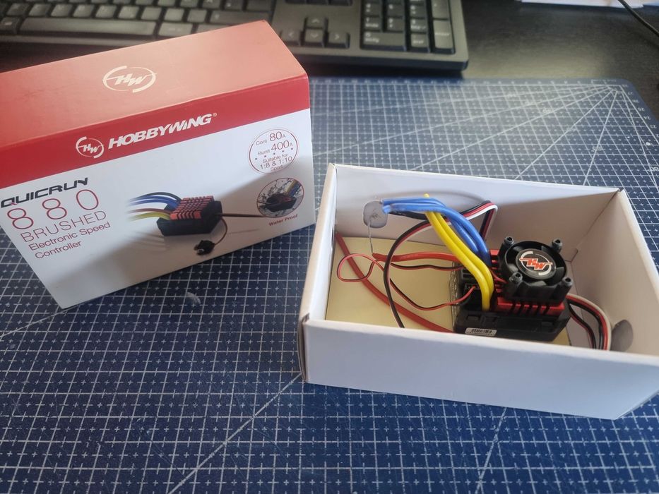 ESC Hobbywing 880 Quikrun + programador de cartão