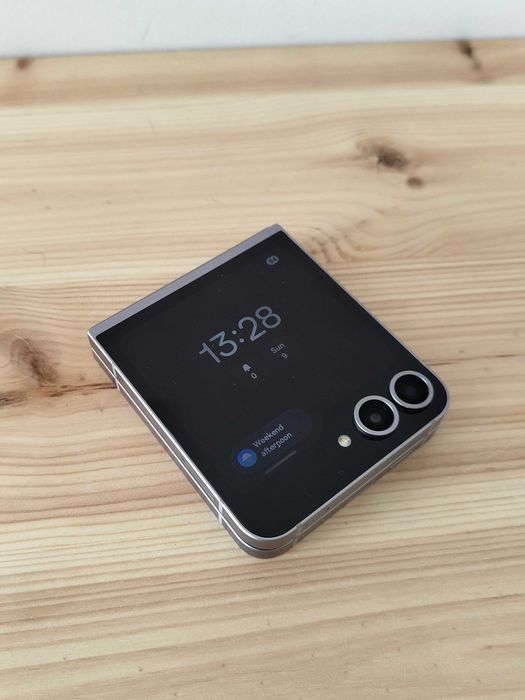 Samsung Z Flip 6 Cinzento — 256 GB / 12 GB RAM — com garantia