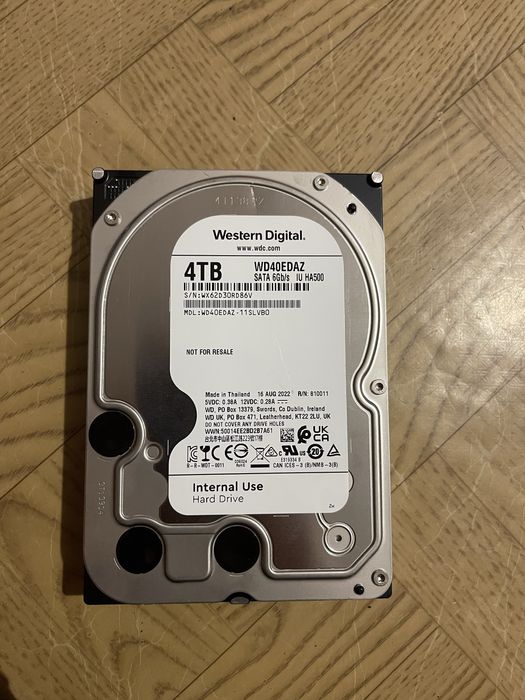 Жорсткий диск (HDD) Western Digital на 4 ТБ.