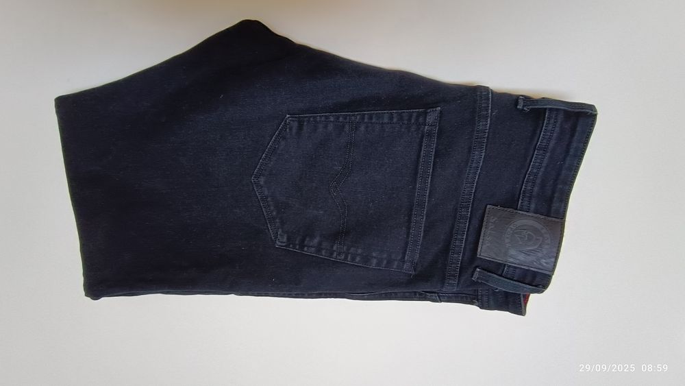 Salsa tapered lima W33-L32 como novas