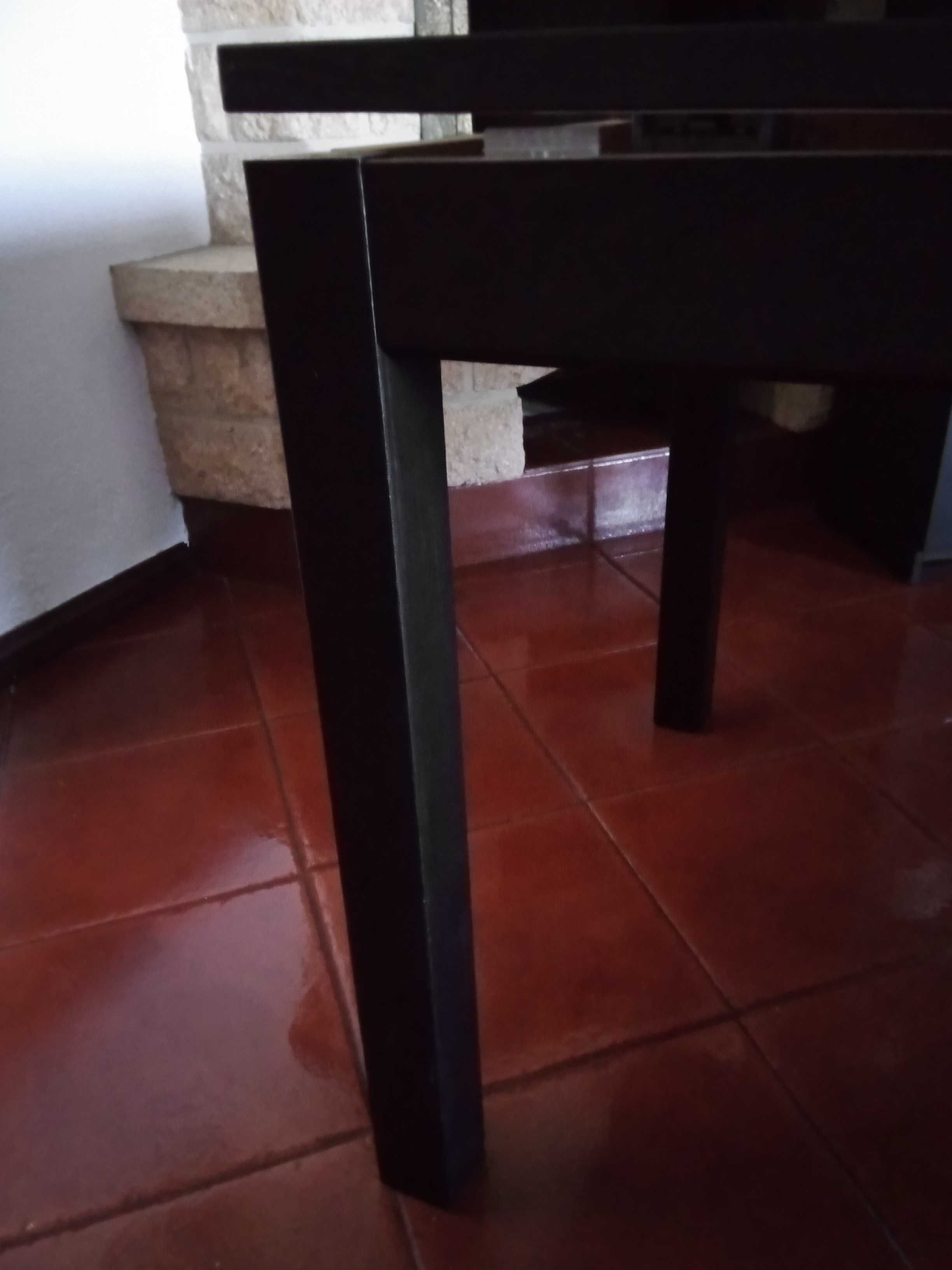 Mesa de sala de jantar