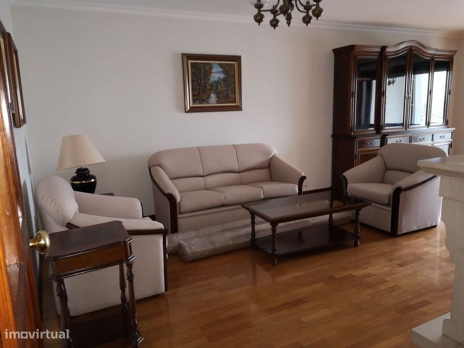 T3 Mobilado/ Equipado - Centro - Av. República - Gaia