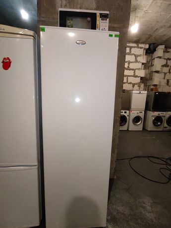 Холодильная камера Whirlpool WME1830