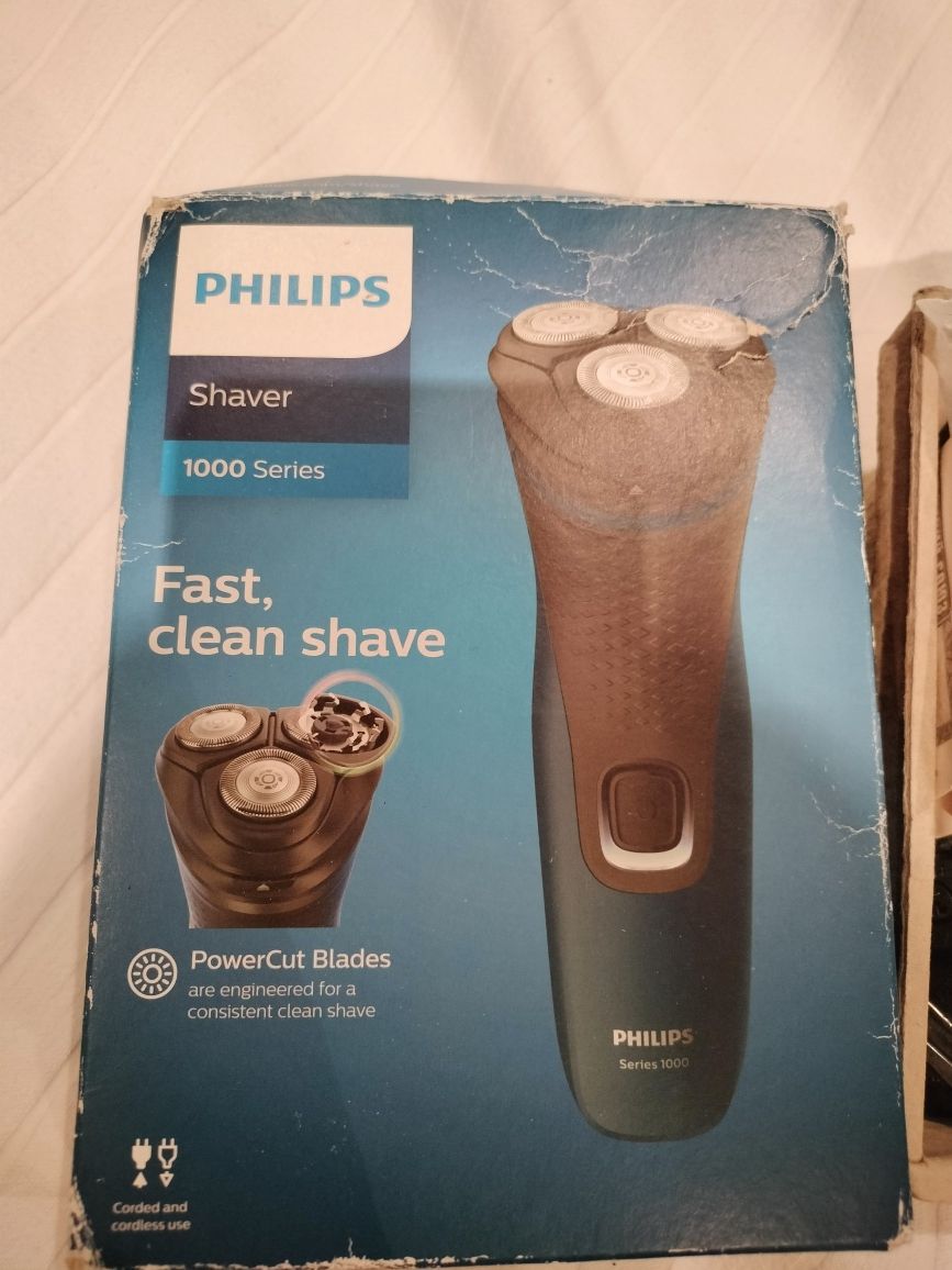 Máquina barbear Philips nova