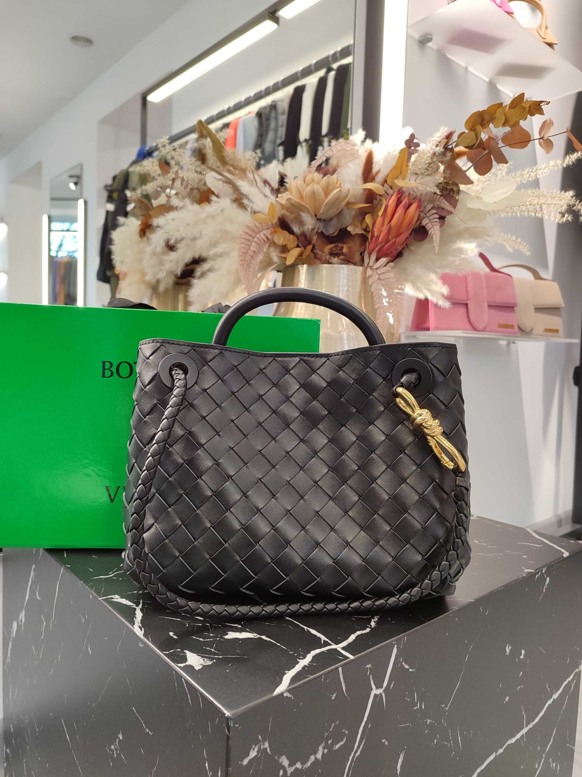 Сумка Bottega Veneta Small Andiamo Black