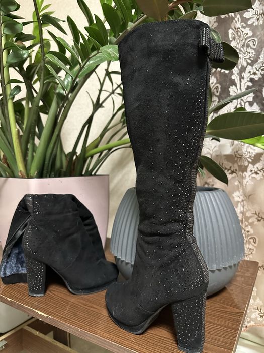 Чоботи замшеві