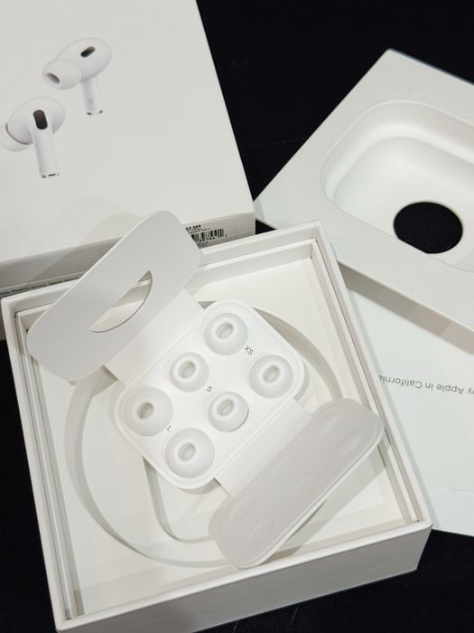 Apple AirPods Pro 2 (Lightning) — оригінал у дуже хорошому стані