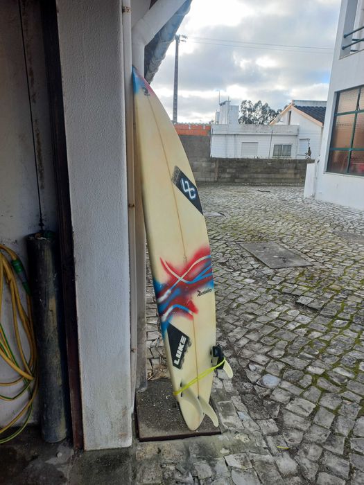Vendo prancha de Surf com Capa