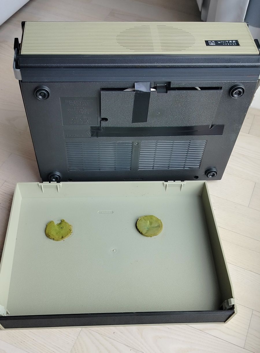Magnetofon szpulowy UNITRA Magmor +Lista Przebojów Programu 3 nr 100 !