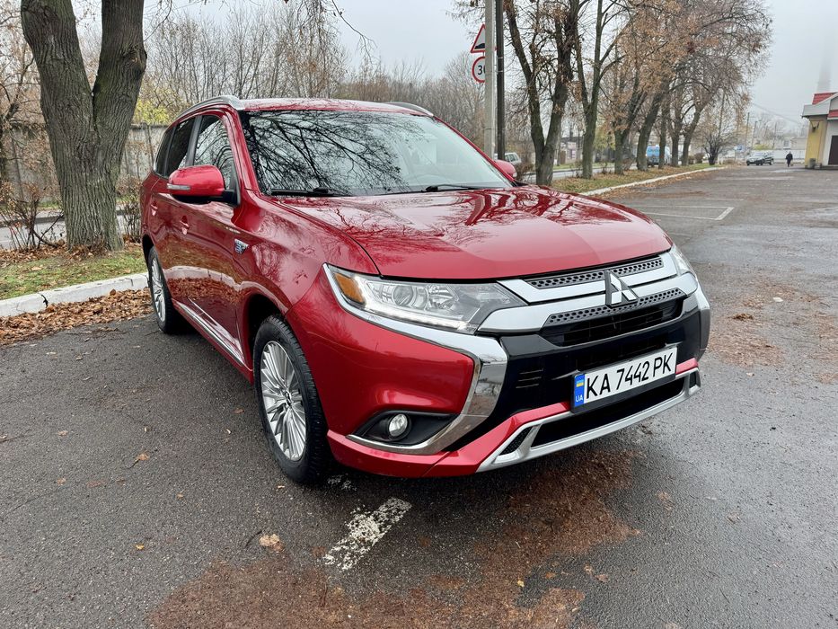 Продам Mitsubishi Outlander гібрид