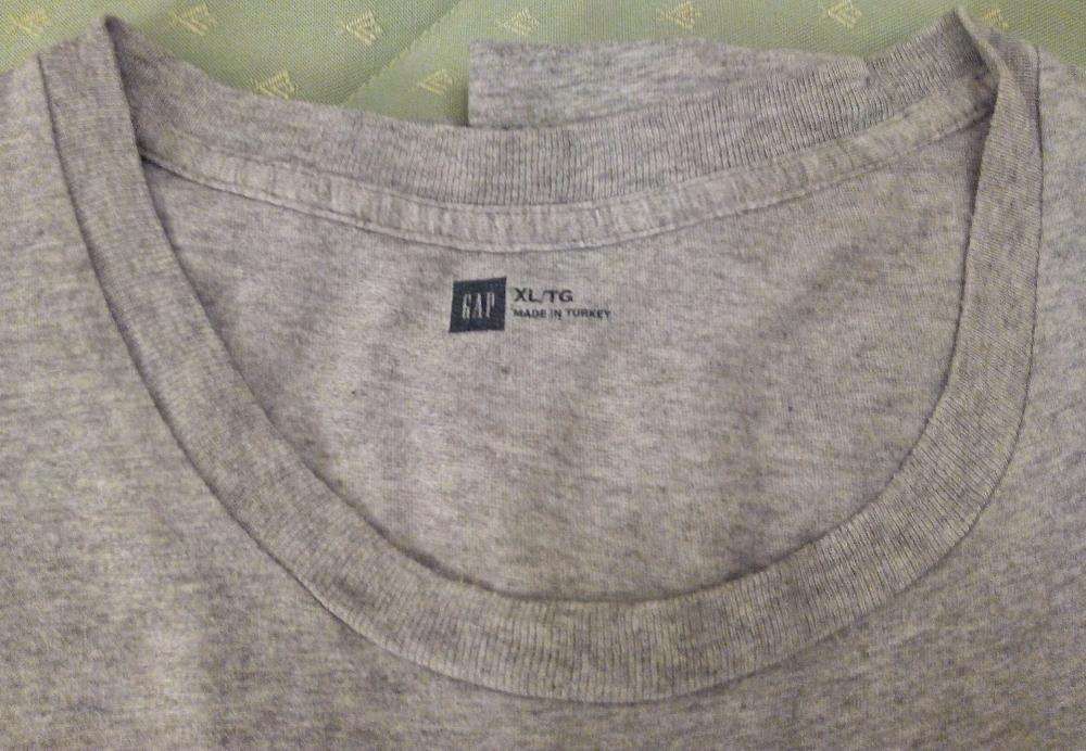 T-shirt cinzenta GAP Paris