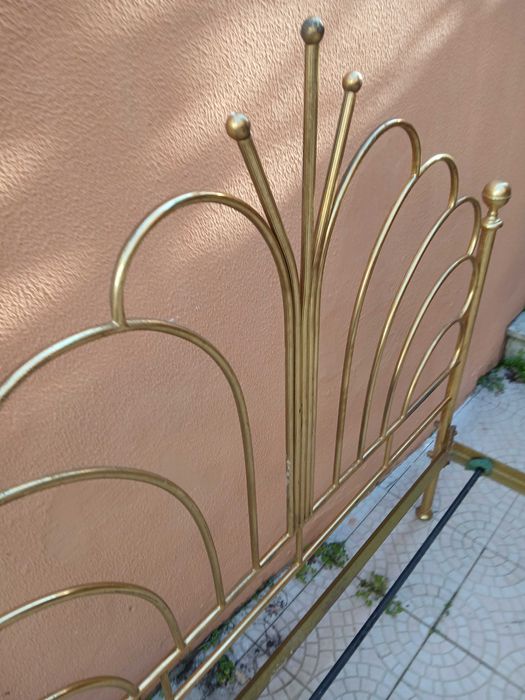 Cama de latao dourada antiga