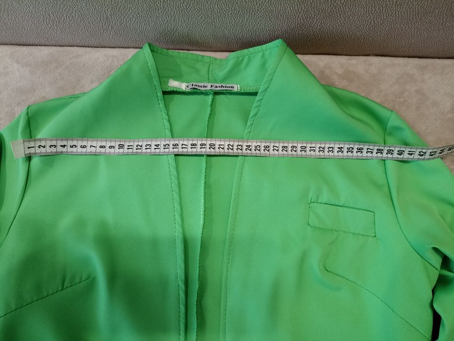 Стильний костюм в ідеальному стані