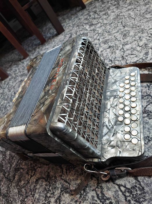 Akordeon guzikowy Hohner Club IIB Victoria, heligonka