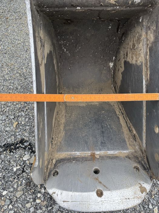 Łyżka łycha do minikoparki JCB CAT Takeuchi 28cm