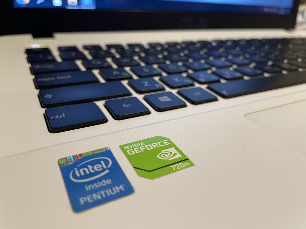 Ноутбук ASUS x550c S