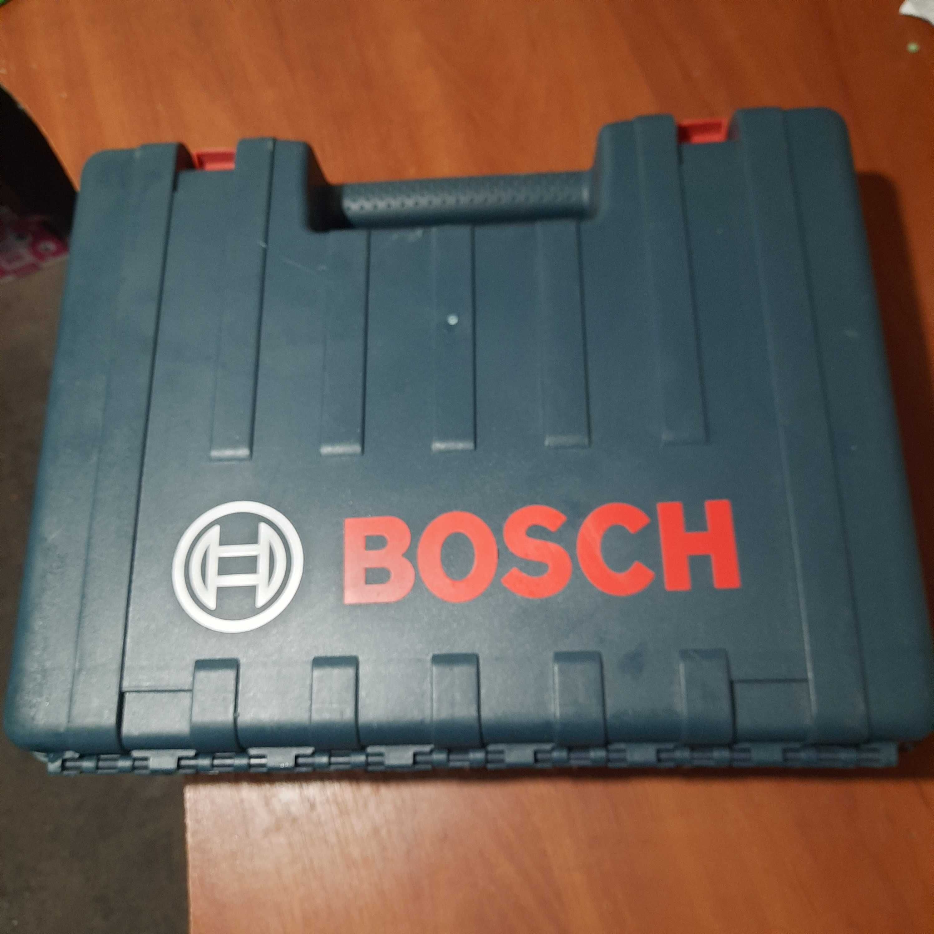 Перфоратор BOSCH