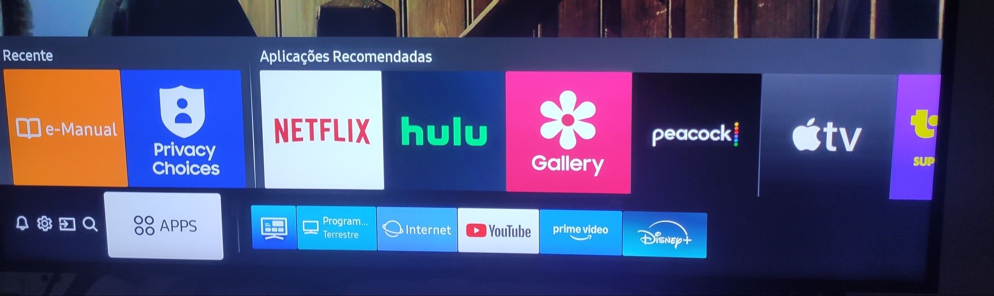 Samsung UE49NU7105 49" LED UltraHD 4K
49'' NU7105 Smart 4K UHD TV