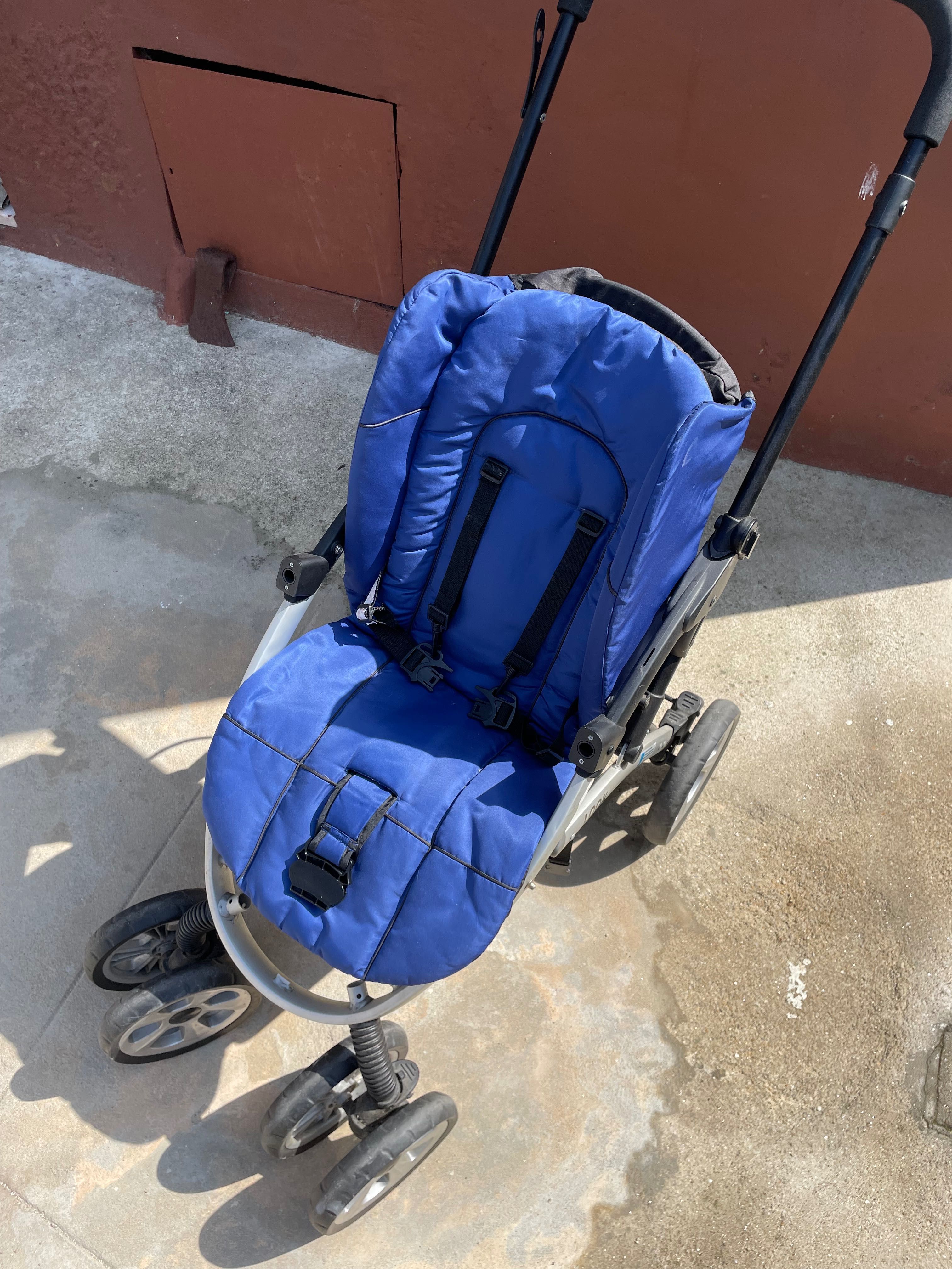 Carrinho bebe em bom estado