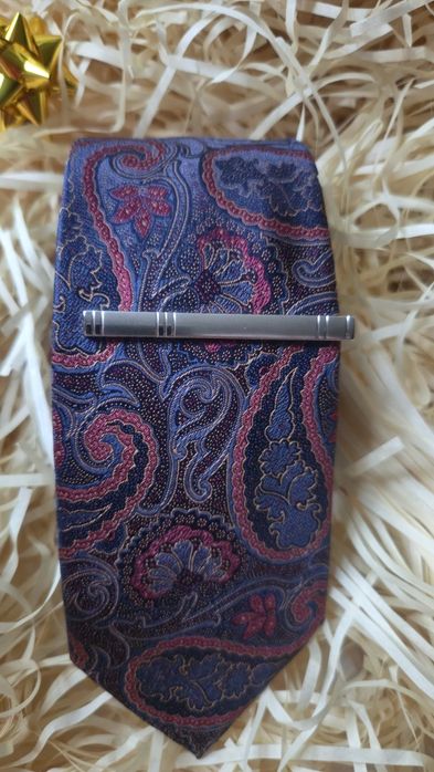 ArtystycznyKrawat w Wzory Paisley – Elegancki Prezent w Pudełku