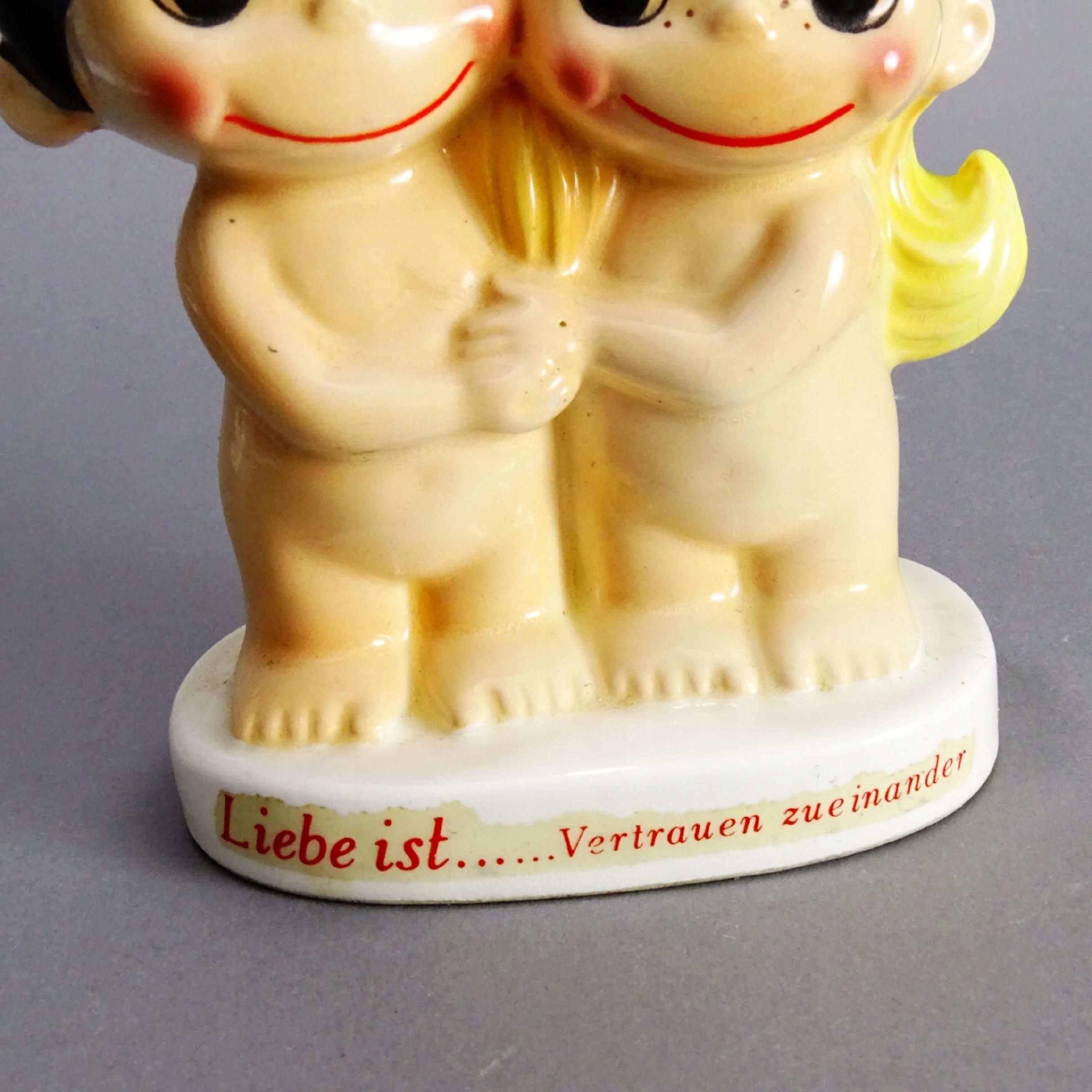 1970 ceramiczna figurka skarbonka kim casali love is