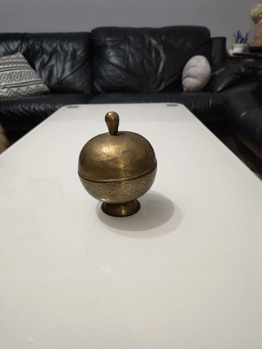 Stara szkatułka z mosiądzu