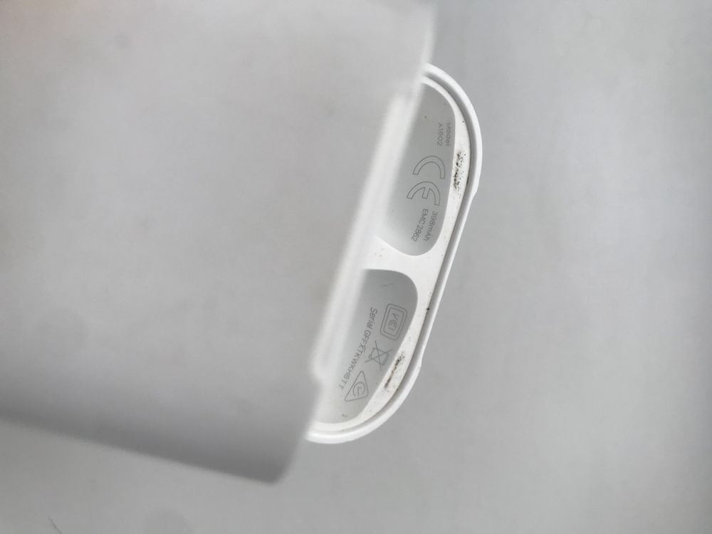 Оригінальні Apple AirPods не підключаються до айфона