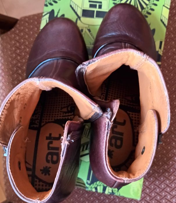 Botins castanhos - Art