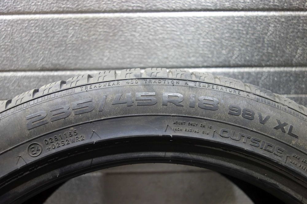 235/45R18 Opony zimowe używane Nokian WR A4 (F85)
