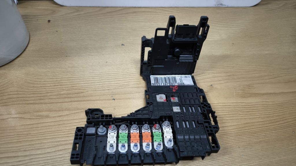 Módulo de fusíveis da bateria de Citroen DS5 híbrido