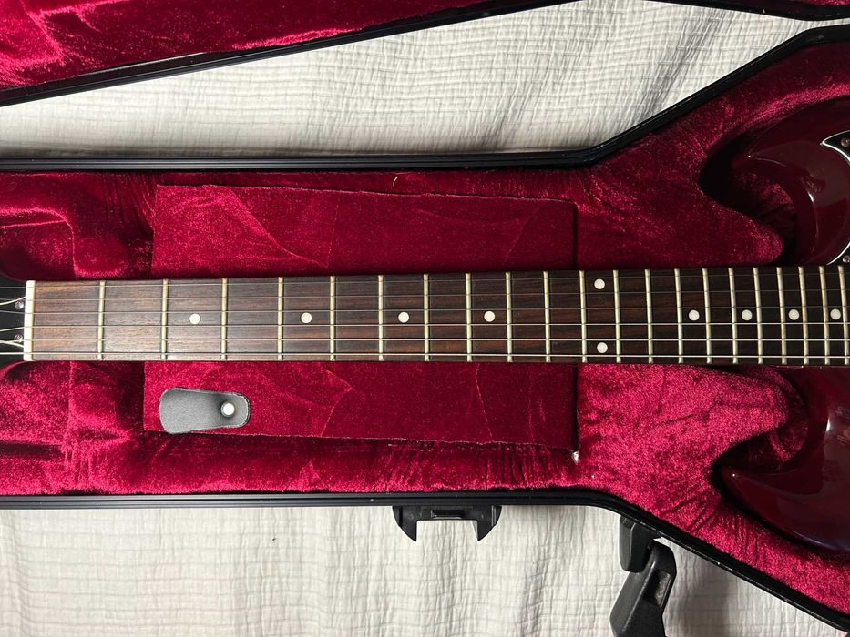 Epiphone Special SG Model, Cherry Red + Amplifier: Line 6 Spider IV 15