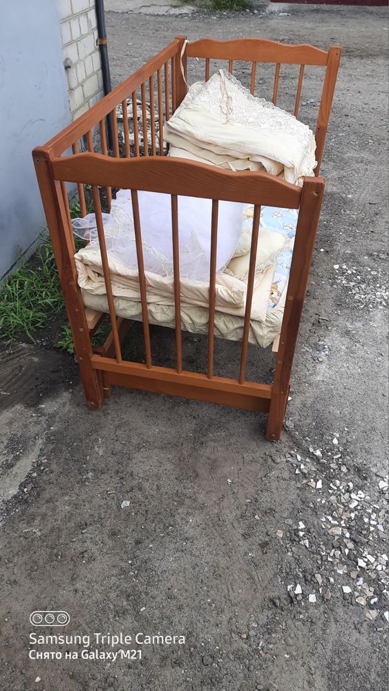 Дитяча кроватка з маятником + матрац