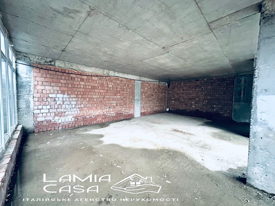 Продаж комерційного приміщення в новобудові по Руській