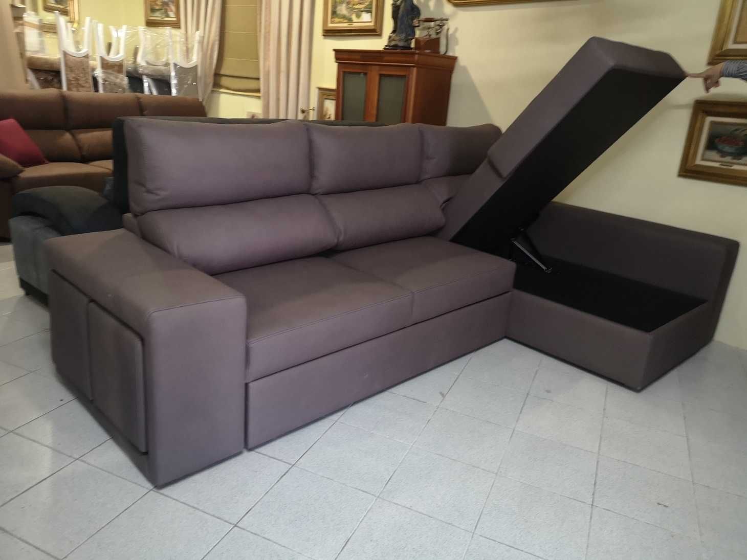 Sofa Chaiselong Cama + 2 pufs + Bau Elevatorio NOVO - FABRICA - sofá