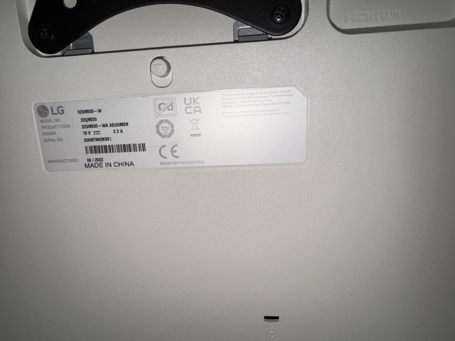 Monitores 4K Duplos de 32 polegadas - LG e Samsung - Excelente Estado