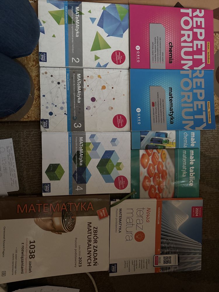 Sprzedam rozne podreczniki do liceum i technikum