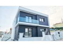 Moradia T4 Isolada com Jardim, Piscina e Garagem