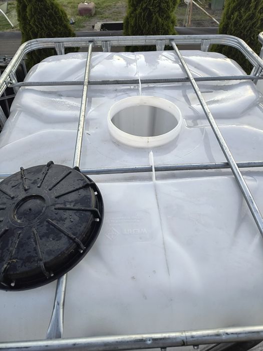 Nowe mauzery 1000l z dużym deklem jako zbiornik do RSM czy deszczówki