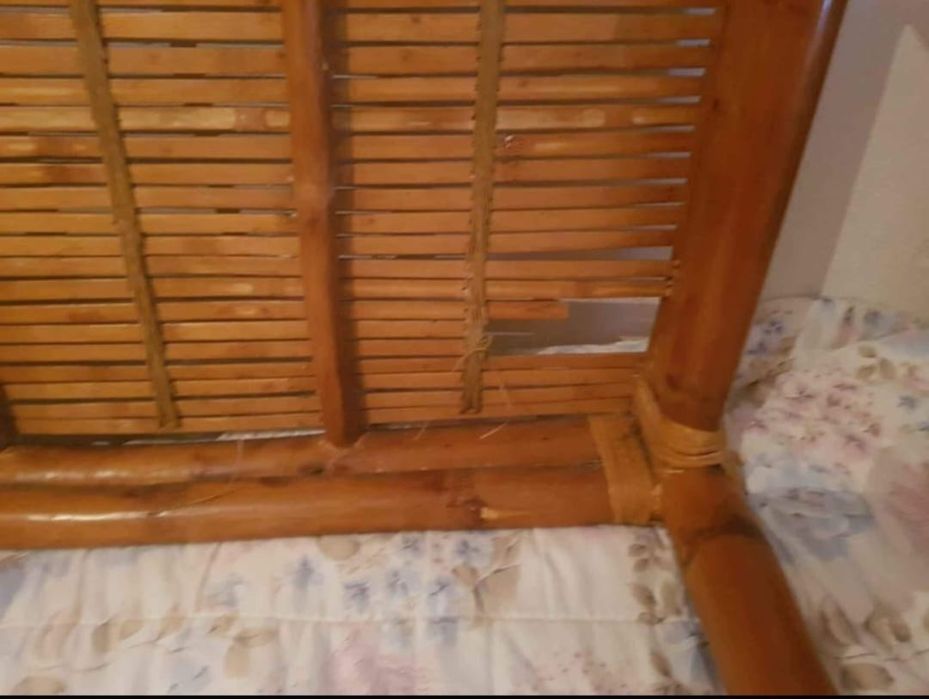 Mesinha trabalhada  para pequeno Restauro