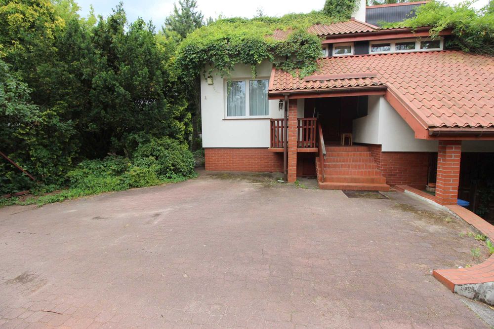 Wynajmę dom wolnostojący, 6 pokoi, tarasy, ogród